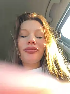 Snapshot of justmila chatting on February 7, 2025, 1:43 pm justmila online show from February 7, 2025, 1:43 pm