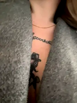 Snapshot of justmila chatting on October 5, 2025, 8:12 am justmila online show from October 5, 2025, 8:12 am