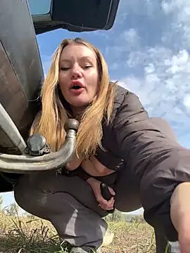 Snapshot of justmila chatting on October 20, 2025, 10:27 am justmila online show from October 20, 2025, 10:27 am