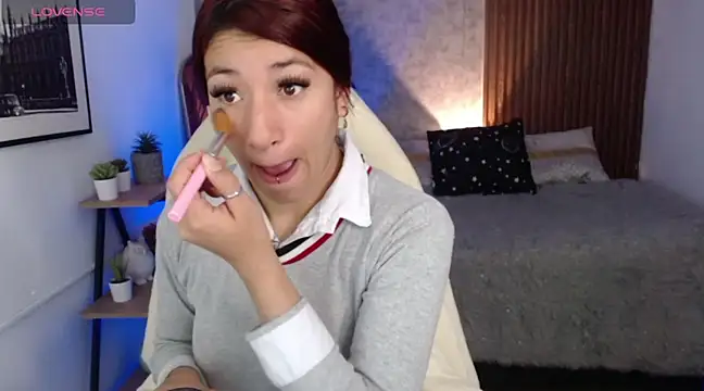 SofiaGomez420 online show from February 5, 2025, 1:54 pm