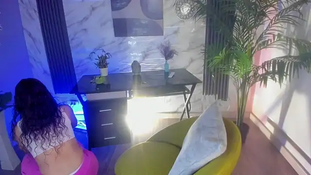 SofiaGomez420 online show from February 6, 2025, 6:08 am