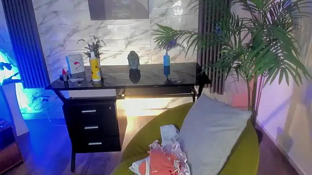 SofiaGomez420 online show from February 8, 2025, 6:43 am