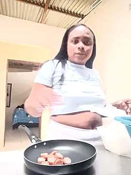 NicolVilla online show from December 14, 2025, 2:33 pm