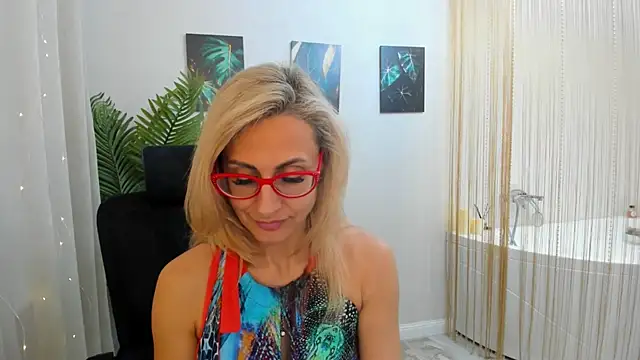 MuseOfStage online show from February 19, 2025, 11:38 am