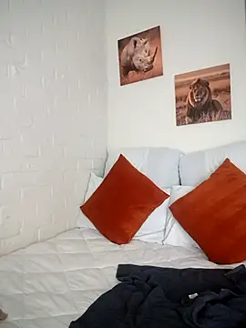 Shria107 online show from December 21, 2025, 12:56 pm