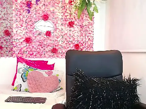 Snapshot of BLONDE_SEXYHOT chatting on January 11, 2025, 11:02 pm BLONDE SEXYHOT online show from January 11, 2025, 11:02 pm
