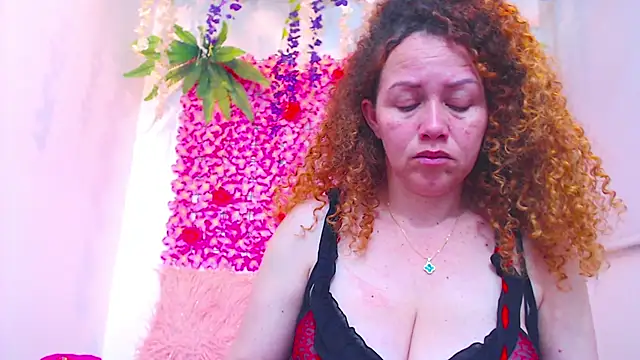 Snapshot of BLONDE_SEXYHOT chatting on November 25, 2025, 1:49 am BLONDE SEXYHOT online show from November 25, 2025, 1:49 am