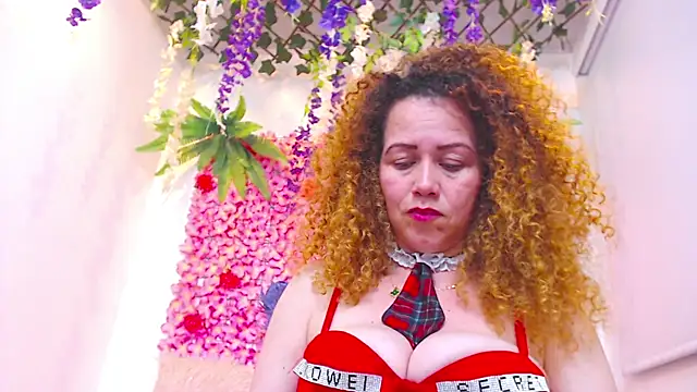 Snapshot of BLONDE_SEXYHOT chatting on December 4, 2025, 12:31 am BLONDE SEXYHOT online show from December 4, 2025, 12:31 am