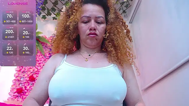 BLONDE SEXYHOT online show from February 12, 2026, 10:10 am