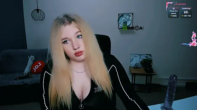 Snapshot of juli_kisss chatting on January 18, 2025, 11:33 pm juli kisss online show from January 18, 2025, 11:33 pm