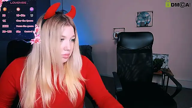 Snapshot of juli_kisss chatting on March 16, 2025, 10:53 pm juli kisss online show from March 16, 2025, 10:53 pm