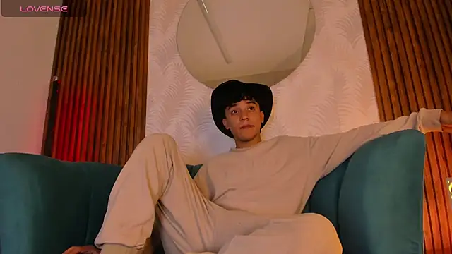 Snapshot of Austin_Cardieff chatting on January 31, 2025, 3:41 am Austin Cardieff online show from January 31, 2025, 3:41 am