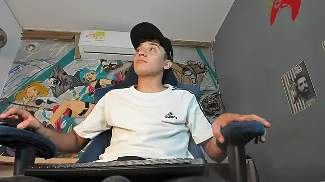 Snapshot of Austin_Cardieff chatting on February 27, 2025, 3:04 am Austin Cardieff online show from February 27, 2025, 3:04 am