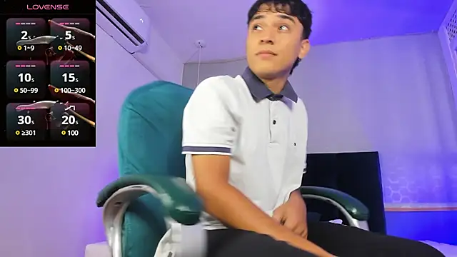 Snapshot of Austin_Cardieff chatting on March 22, 2025, 3:20 am Austin Cardieff online show from March 22, 2025, 3:20 am