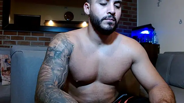 MaximoTorricelli online show from November 12, 2025, 7:24 pm