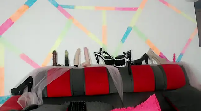 TatiGil online show from December 6, 2024, 7:23 pm