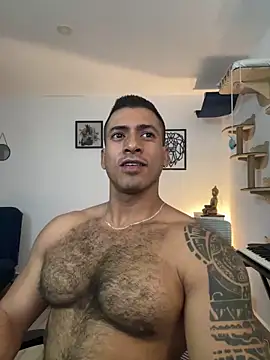 Snapshot of aaroncolombia chatting on October 3, 2025, 10:51 pm aaroncolombia online show from October 3, 2025, 10:51 pm