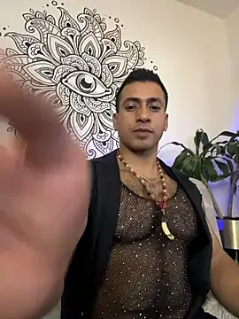 Snapshot of aaroncolombia chatting on October 31, 2025, 11:17 pm aaroncolombia online show from October 31, 2025, 11:17 pm