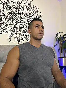 Snapshot of aaroncolombia chatting on November 15, 2025, 10:45 am aaroncolombia online show from November 15, 2025, 10:45 am