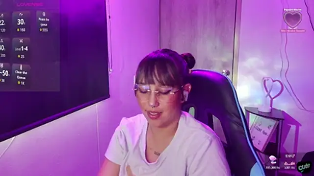 Skarlet Adams28 online show from May 28, 2026, 8:39 pm
