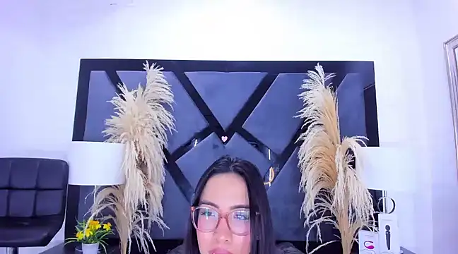 Snapshot of KylieWhite chatting on January 14, 2025, 10:06 am KylieWhite online show from January 14, 2025, 10:06 am