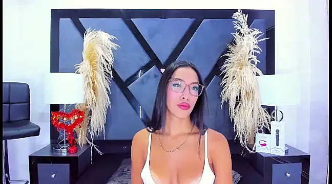 Snapshot of KylieWhite chatting on February 6, 2025, 12:59 pm KylieWhite online show from February 6, 2025, 12:59 pm