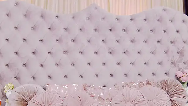 PenelopeLynnx online show from February 5, 2026, 10:20 am