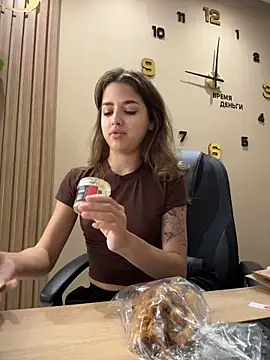 CharleneWoods online show from October 26, 2025, 6:08 am