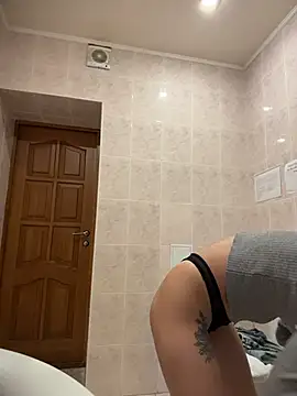 CharleneWoods online show from November 3, 2025, 6:03 am