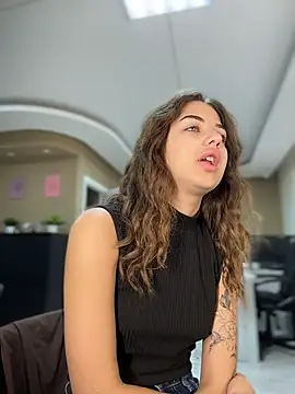 CharleneWoods online show from November 13, 2025, 6:23 am