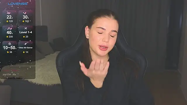 adrianawow1 online show from October 31, 2025, 1:28 am