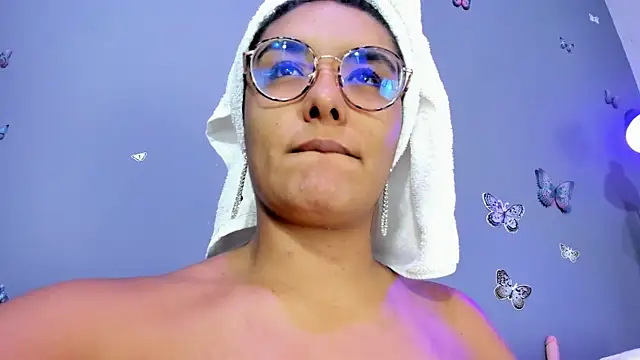 Snapshot of Kaira_mosse chatting on October 21, 2025, 12:17 pm Kaira mosse online show from October 21, 2025, 12:17 pm