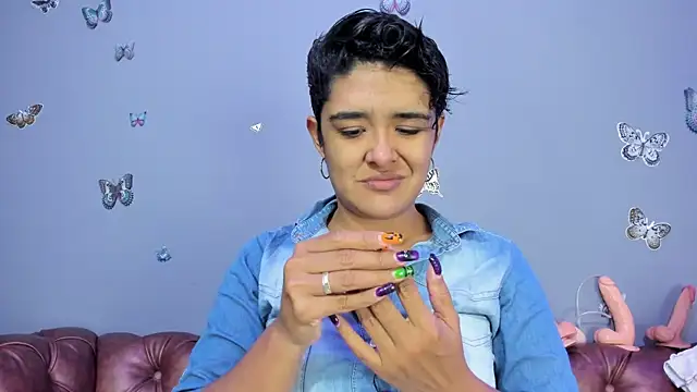 Kaira mosse online show from November 20, 2025, 11:43 am