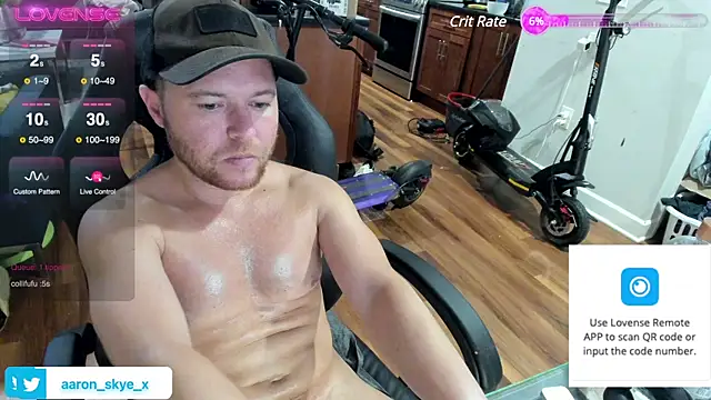 Snapshot of aaron_s_x chatting on December 8, 2024, 1:13 am aaron s x online show from December 8, 2024, 1:13 am