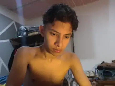 Snapshot of ferchitibellako chatting on December 30, 2024, 10:23 pm ferchitibellako online show from December 30, 2024, 10:23 pm