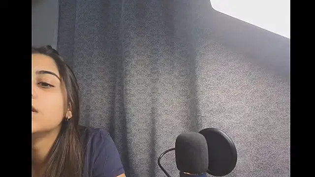 MiaOrtizCam online show from February 9, 2026, 1:31 am