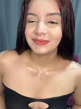 Snapshot of Melanyprada chatting on April 16, 2026, 5:19 am Melanyprada online show from April 16, 2026, 5:19 am