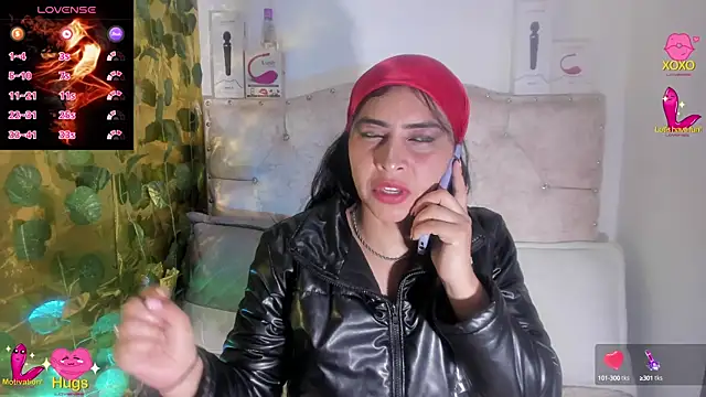 Snapshot of cristalconnorr chatting on October 10, 2025, 4:17 pm cristalconnorr online show from October 10, 2025, 4:17 pm