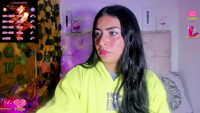 Snapshot of cristalconnorr chatting on October 24, 2025, 4:25 pm cristalconnorr online show from October 24, 2025, 4:25 pm