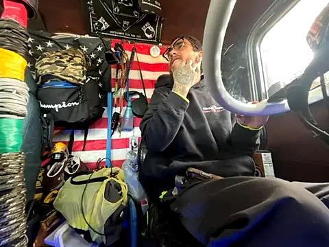 XMeF10 online show from December 1, 2025, 1:27 pm