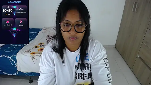 miajoseph  online show from September 10, 2025, 4:34 am