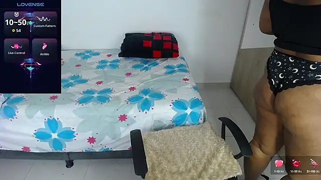 miajoseph  online show from September 22, 2025, 4:25 am