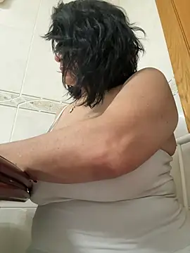 paulinaDiaz1 online show from February 13, 2025, 8:34 pm