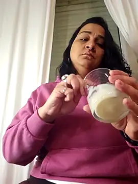 paulinaDiaz1 online show from January 18, 2026, 5:50 pm