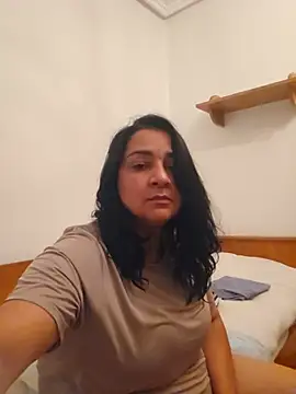 paulinaDiaz1 online show from May 24, 2026, 8:14 pm