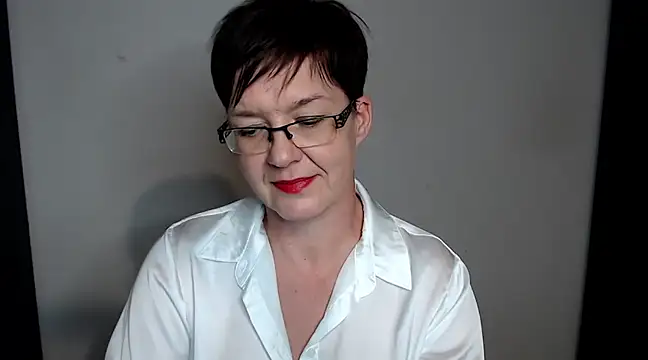 Snapshot of Sofie69Velvet chatting on December 2, 2024, 7:38 pm Sofie69Velvet online show from December 2, 2024, 7:38 pm