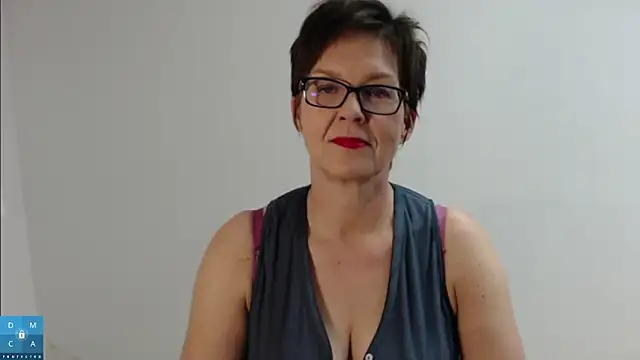 Snapshot of Sofie69Velvet chatting on October 14, 2025, 5:25 pm Sofie69Velvet online show from October 14, 2025, 5:25 pm