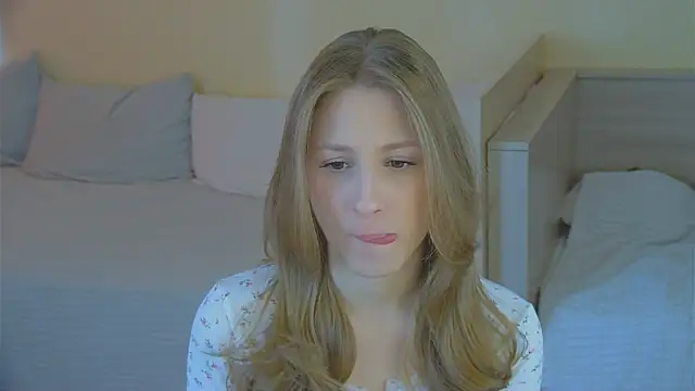 BritneyCruze online show from April 1, 2026, 10:38 am