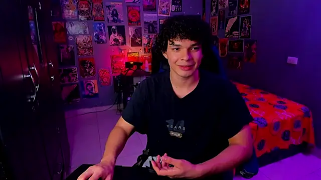 Snapshot of soy_ian_ chatting on March 12, 2025, 3:57 am soy ian online show from March 12, 2025, 3:57 am