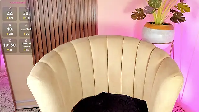 kenayfox online show from February 27, 2025, 4:41 am